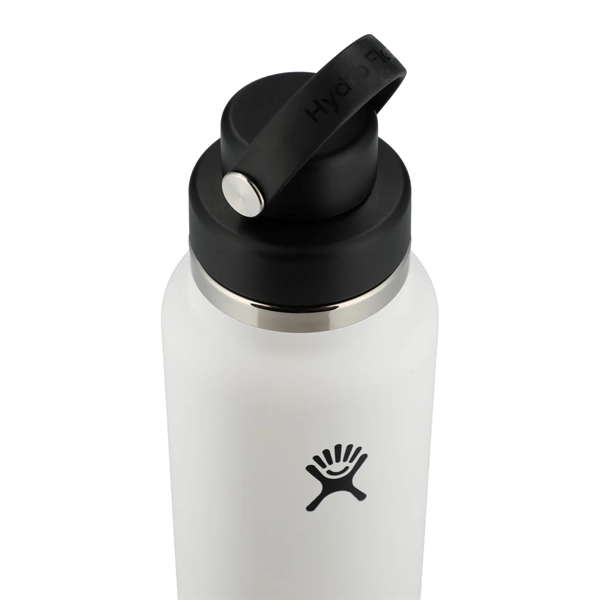 white Hydro Flask® Wide Mouth w/ Flex Chug black Cap 32oz with black logo on front