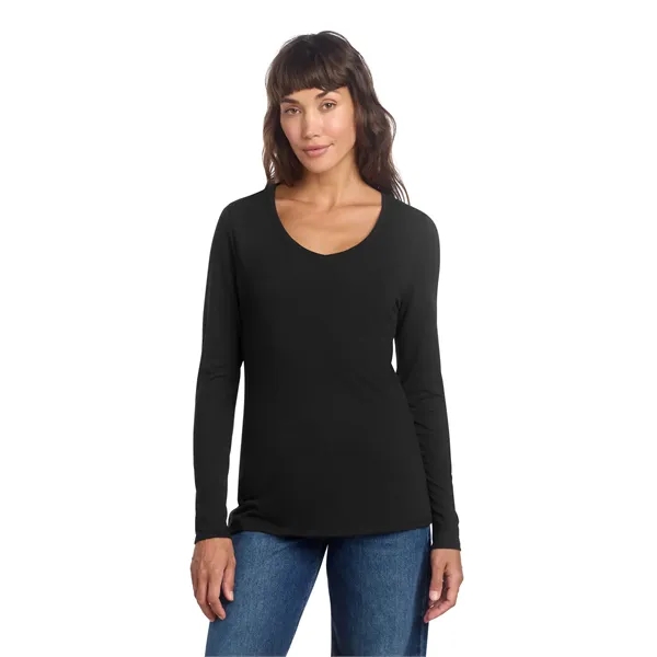 District Women's Perfect Tri Long Sleeve V-Neck Tee