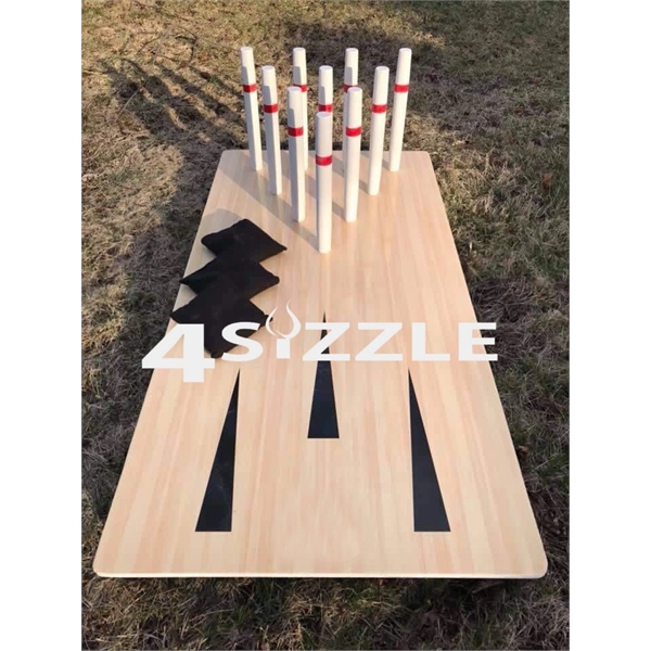 This fowling-game combines bag toss and bowling in one game